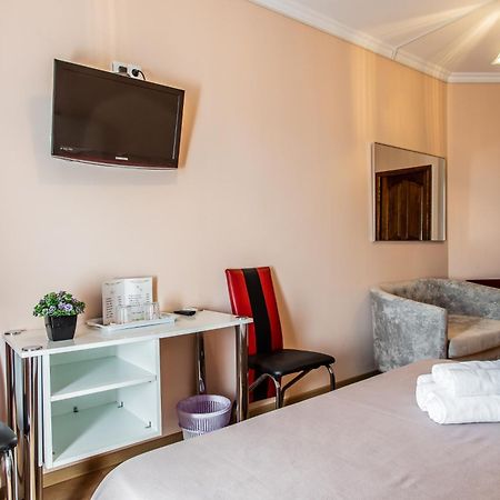 Star Rent Hotel Chisinau Exterior photo