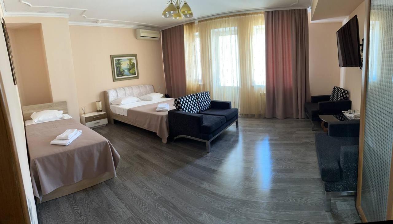 Star Rent Hotel Chisinau Exterior photo