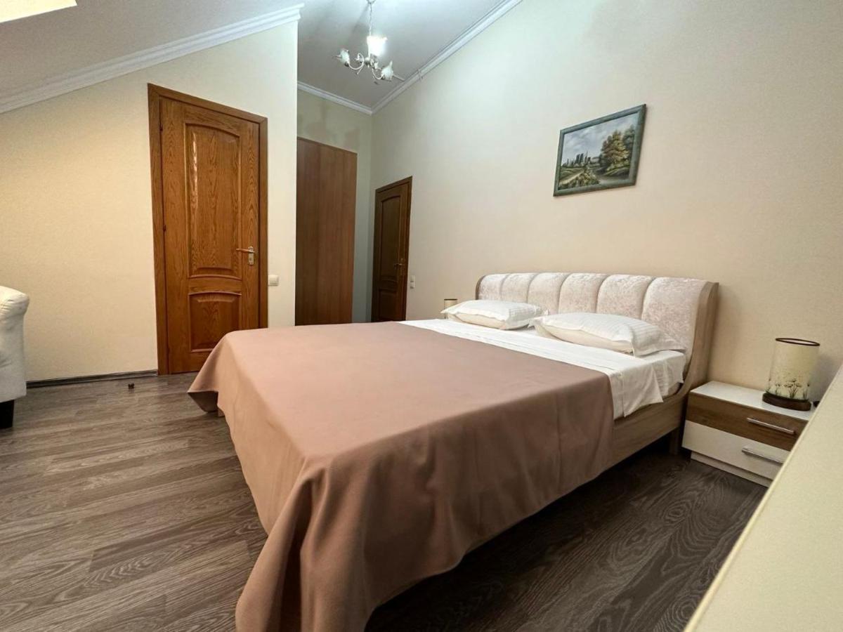 Star Rent Hotel Chisinau Exterior photo