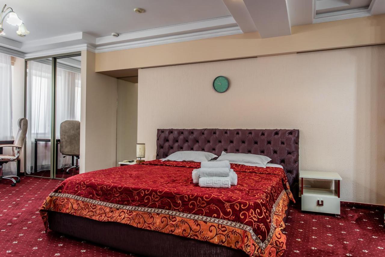 Star Rent Hotel Chisinau Exterior photo