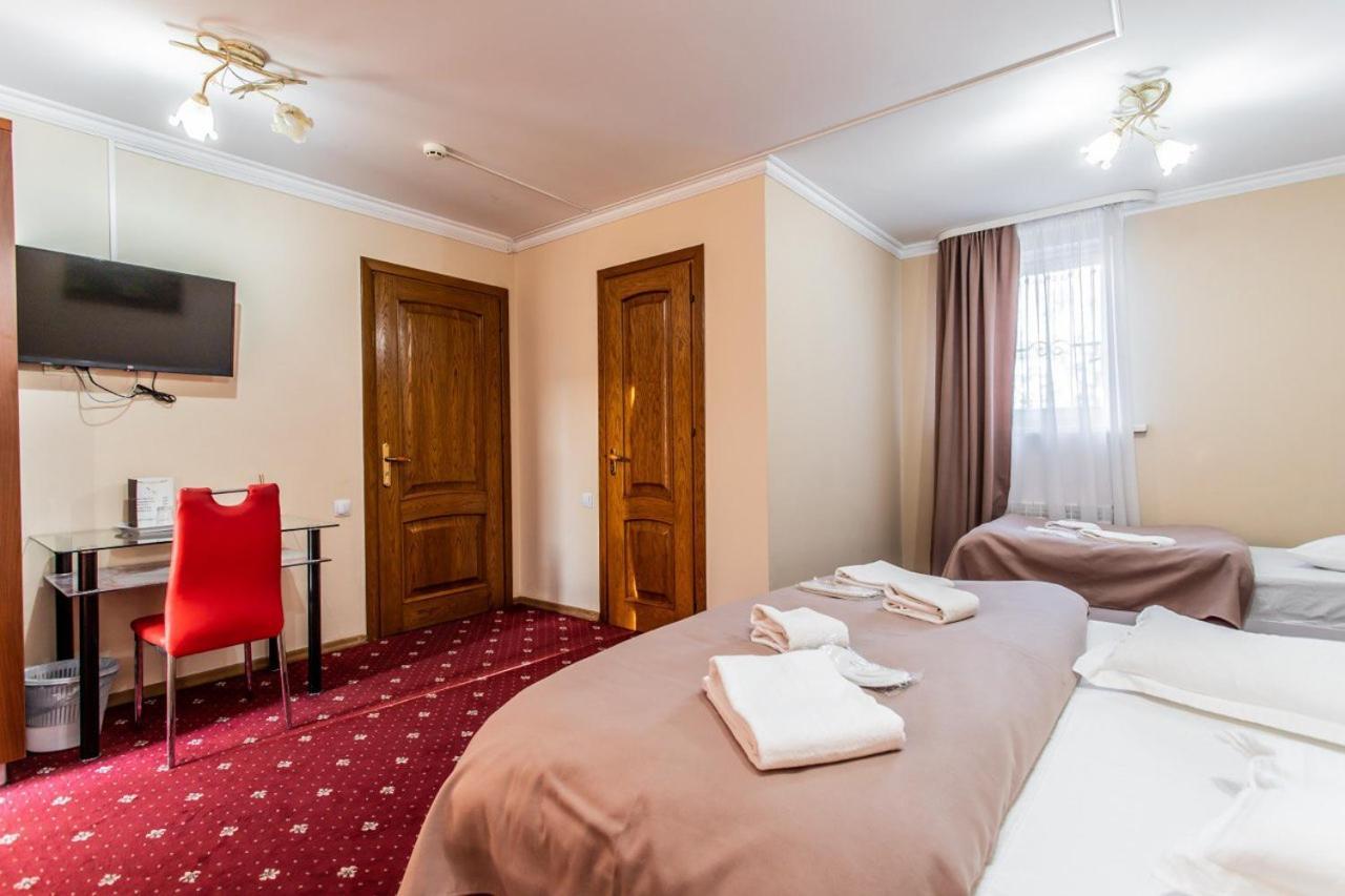 Star Rent Hotel Chisinau Exterior photo