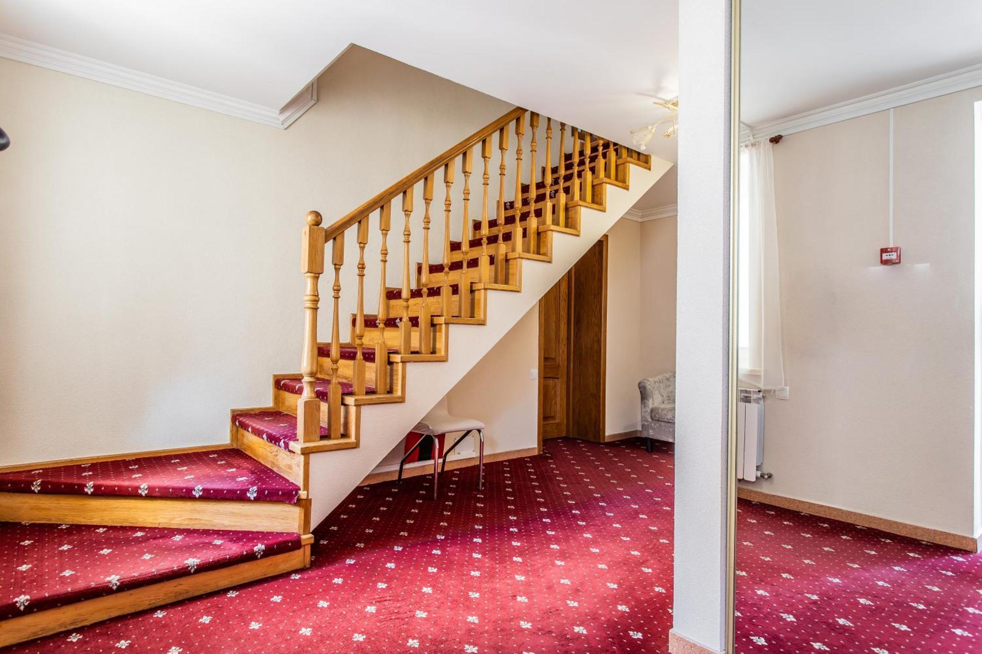 Star Rent Hotel Chisinau Exterior photo