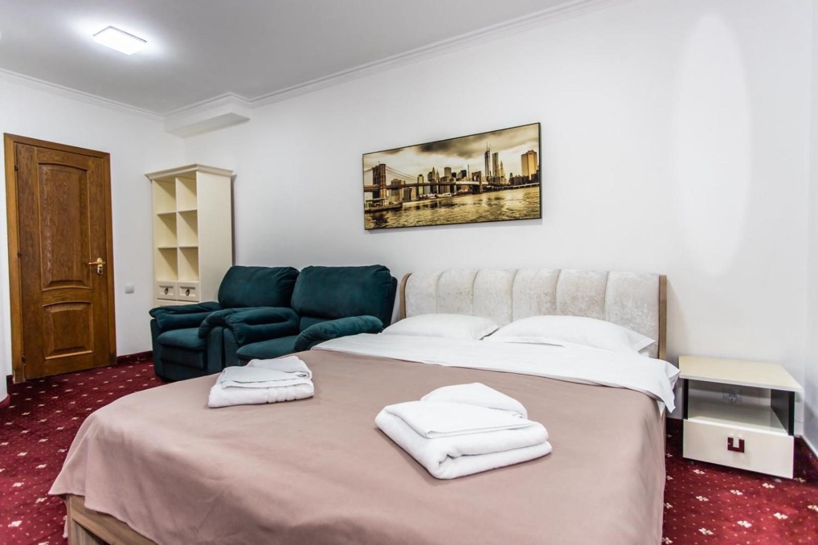 Star Rent Hotel Chisinau Exterior photo