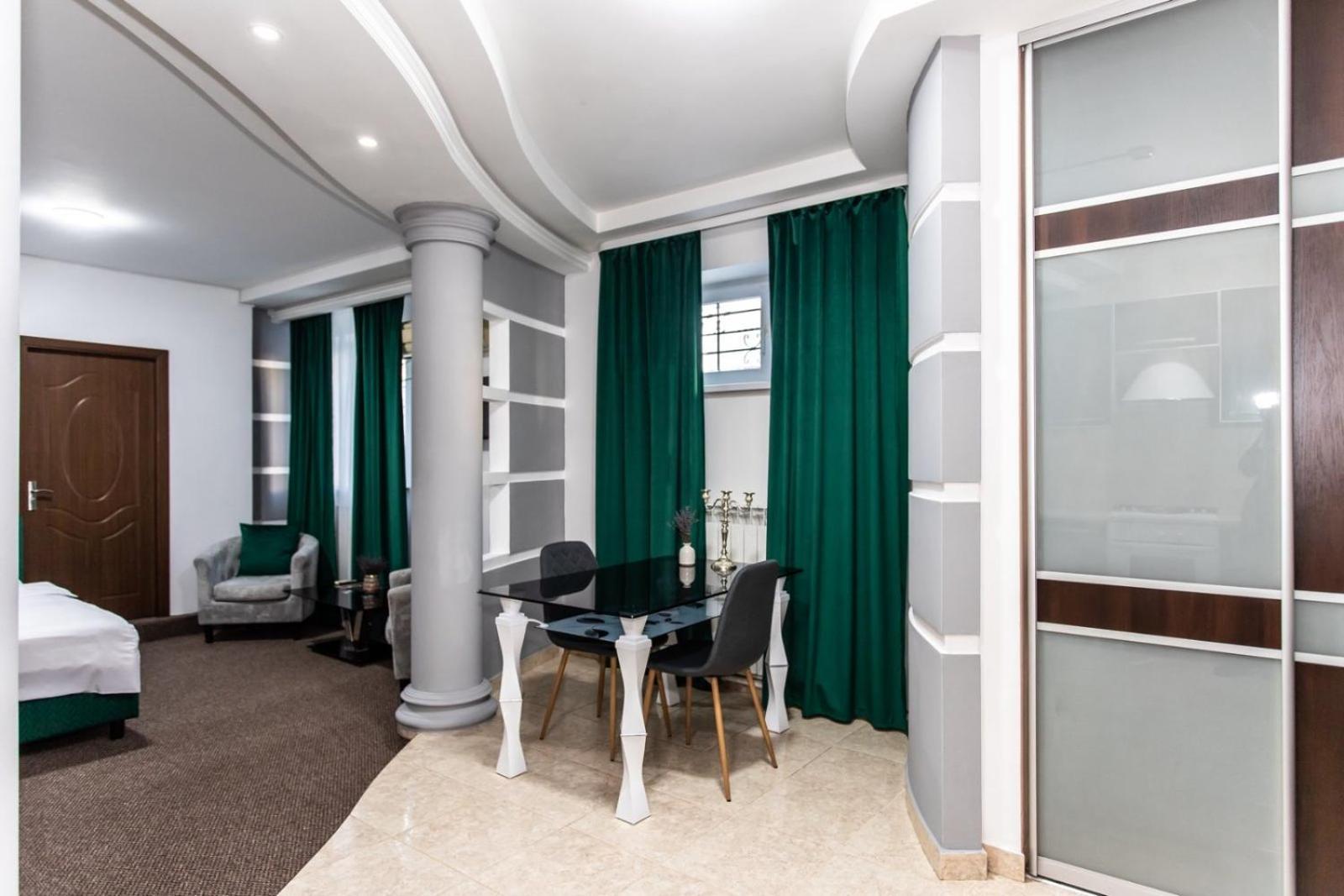 Star Rent Hotel Chisinau Exterior photo